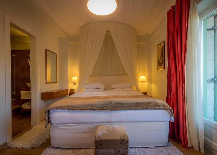 בית הארחה Enastron