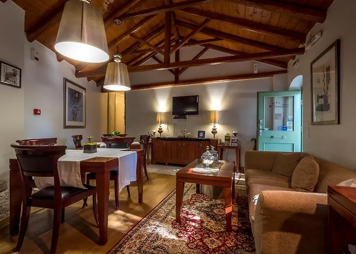 בית הארחה Enastron 4*