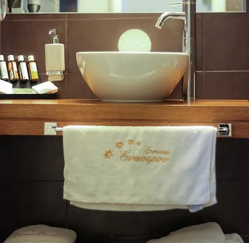 בית הארחה Enastron דימיטסאנה